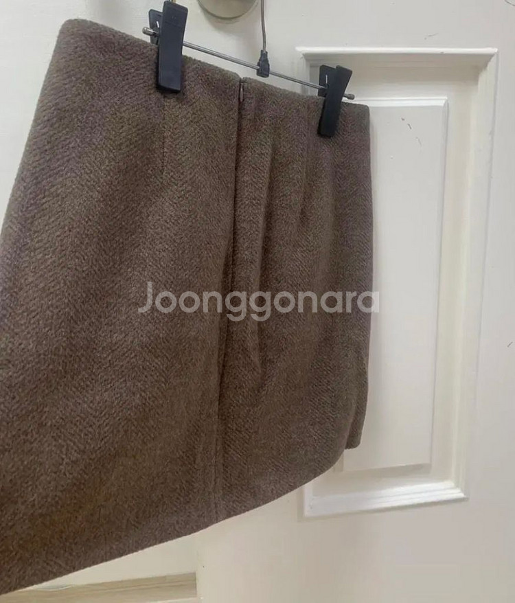 미뉴에트 가내스라 프롬비기닝 드온도 브라운 울스커트--7