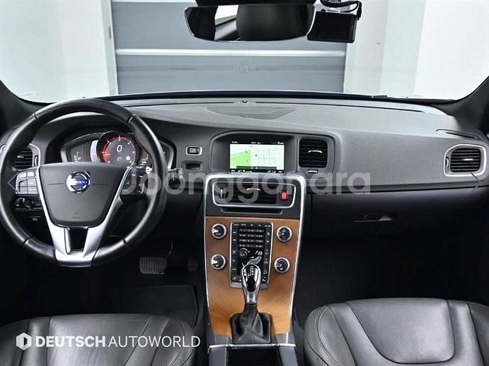 @17년식 V60 크로스컨트리 D4 AWD 전국최저--6