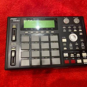 Akai mpc1000