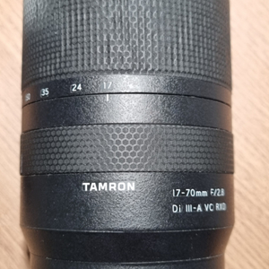 탐론 17-70mm 후지마운트 렌즈 팝니다.