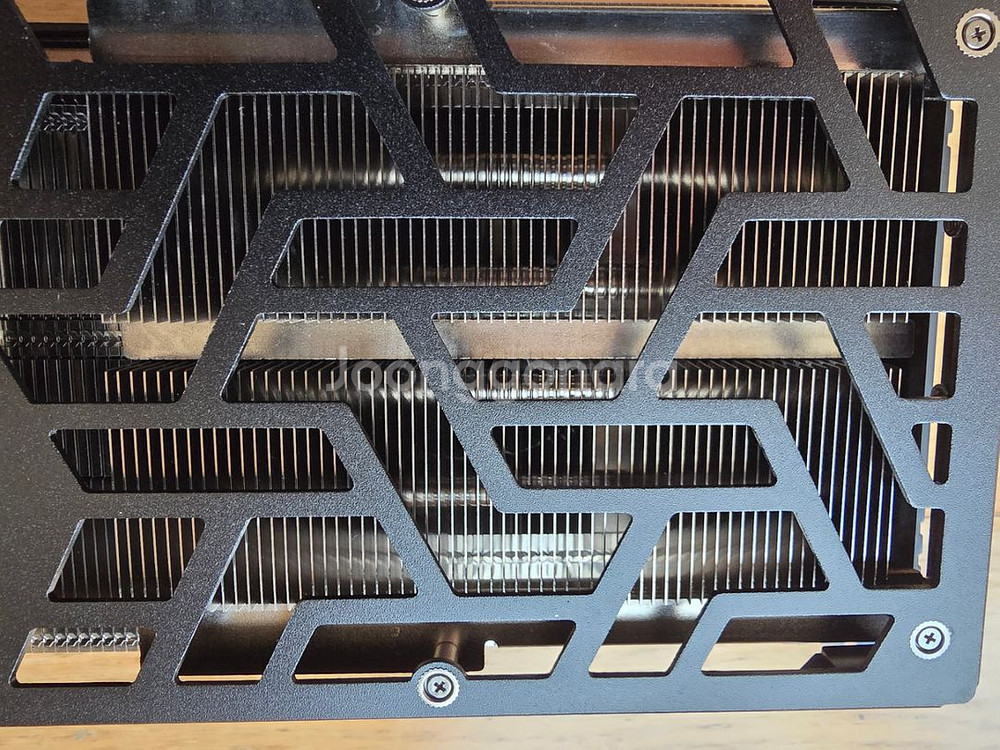 이엠텍 RTX 4080 SUPER 블랙스톰 팝니다.--7