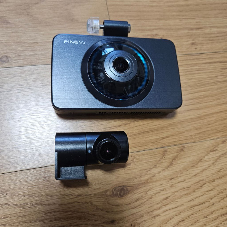 파인뷰 블랙박스 x7 전후방FHD--1
