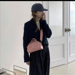 폴스부띠크 슈비백 핑크 거의 새제품