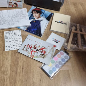 더보이즈 캔버스 유화색칠하기 등등