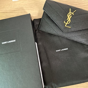 입생로랑 카드지갑 새상품 정품보증서 포함