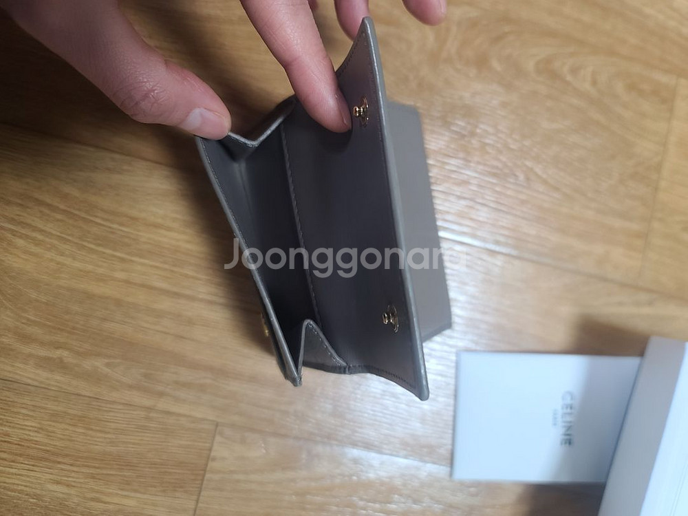 셀린느 스몰 3단 지갑 그레인 카프스킨--6