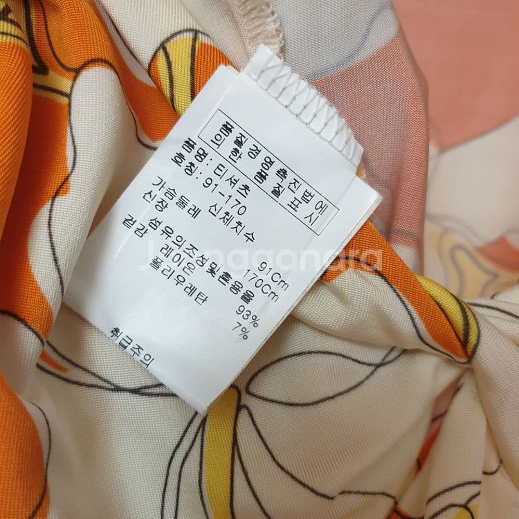 명품 모스키노 플라워패턴 꼬임넥 레이온우레탄 혼방 탑--7