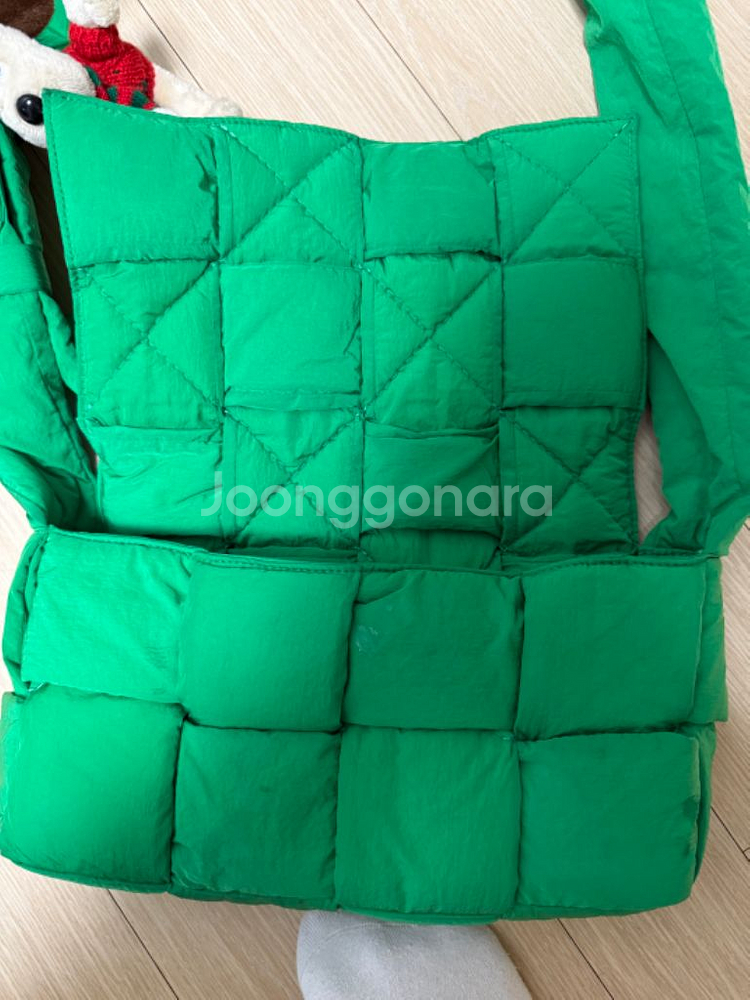보테가베네타 패딩 카세트백--4