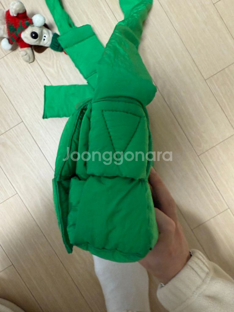 보테가베네타 패딩 카세트백--6