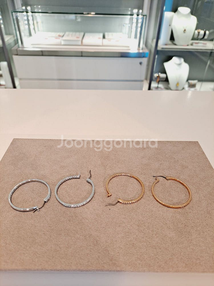 (새상품)새해 첨부터 착한가격 스와로브스키 링귀걸이--6