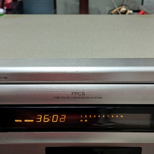 ONKYO CD PLAYER C-711M