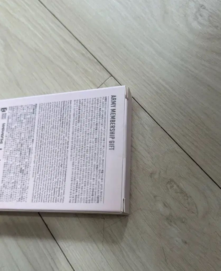 방탄소년단 아미 멤버십 키트 꽃을 든 남자 버전--2