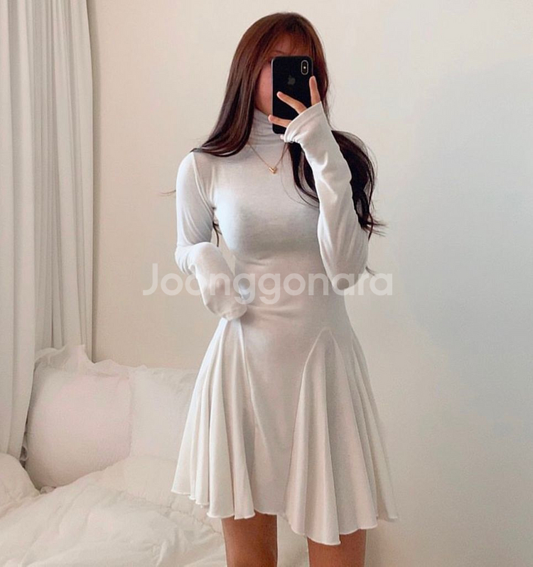 양털 크롭 후드 점퍼 + 핀턱 원피스 세트 (원가:8만--4