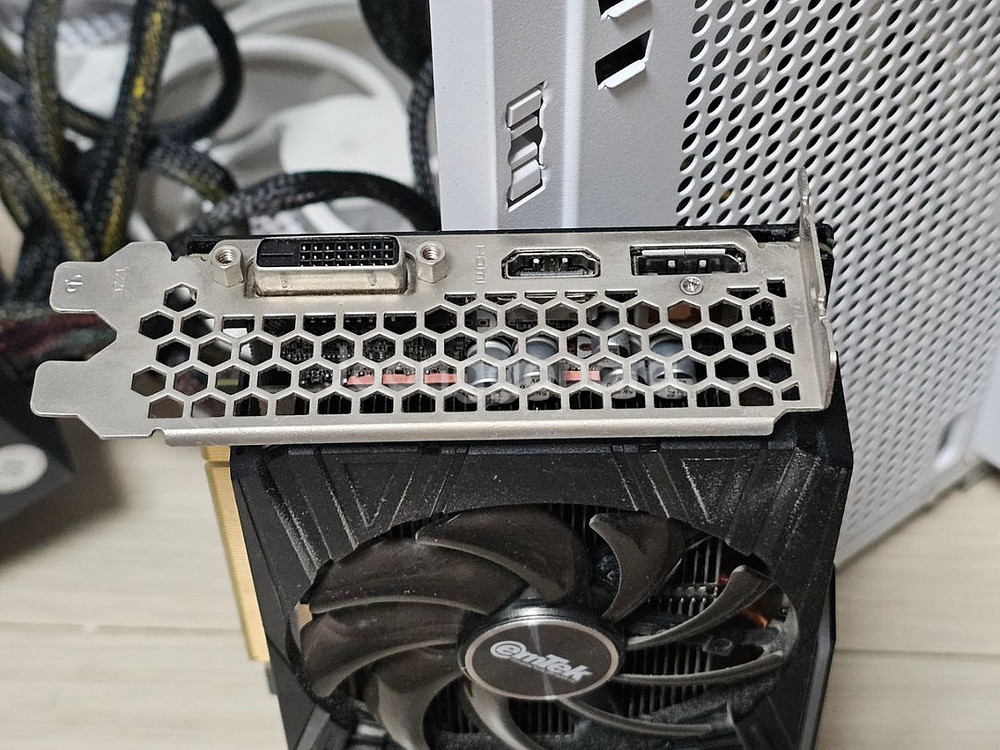 이엠텍 GTX 1660 SUPER--1