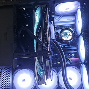 새제품 9800x3d 4080super 화이트 본체