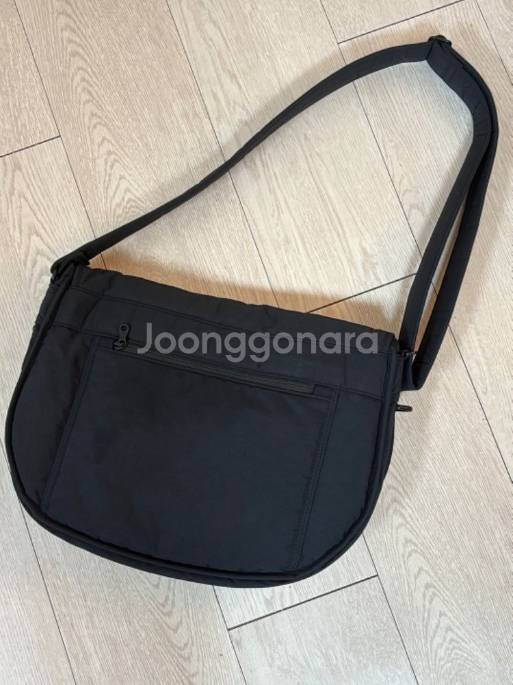 마지언타이틀 러너스백 블랙 runners bag--1