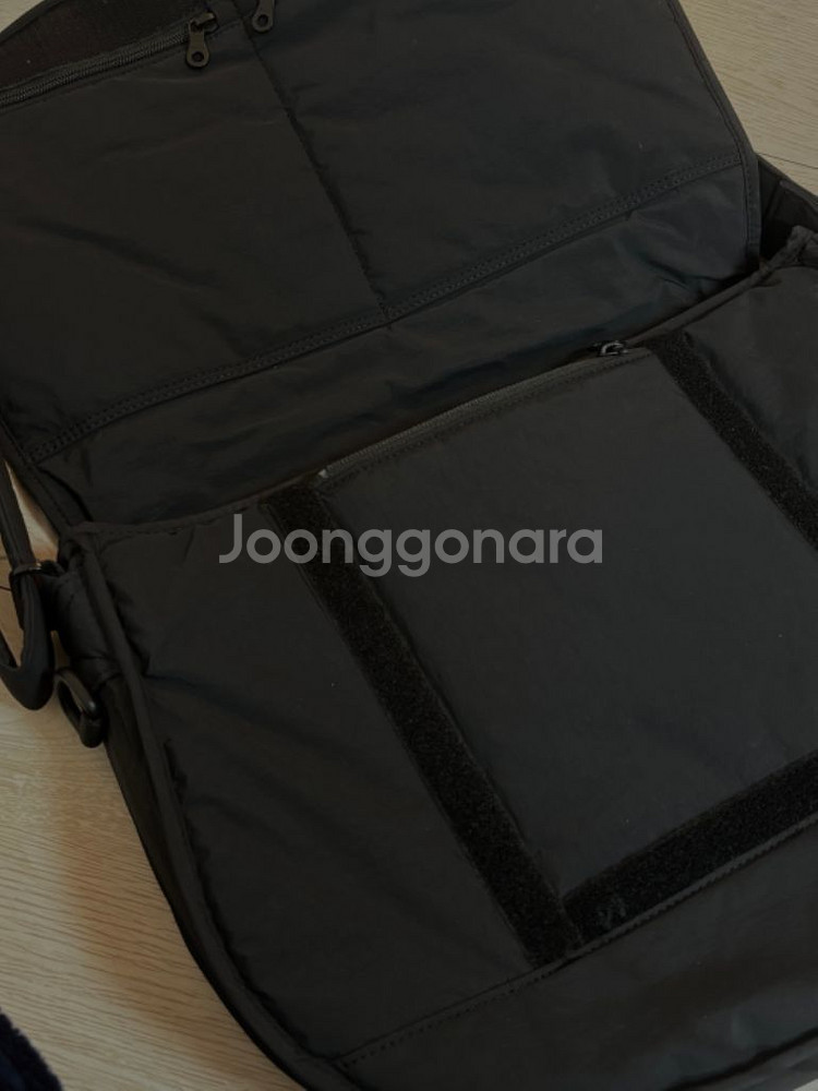 마지언타이틀 러너스백 블랙 runners bag--2