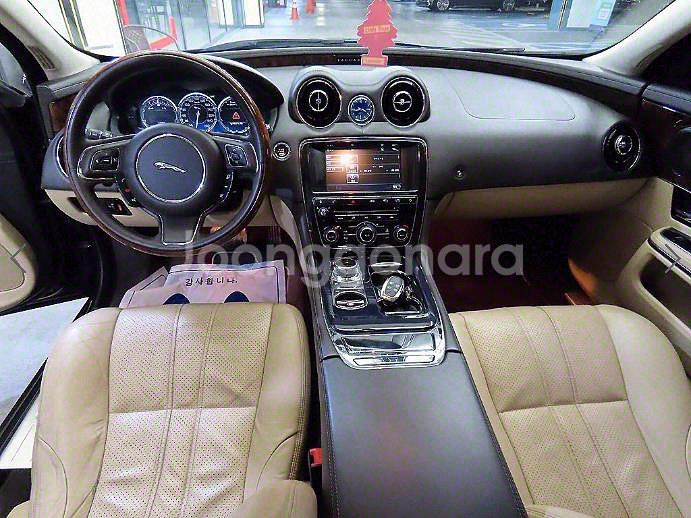 @25년식 XJ(8세대) 3.0D LWB 프리미엄 럭--9