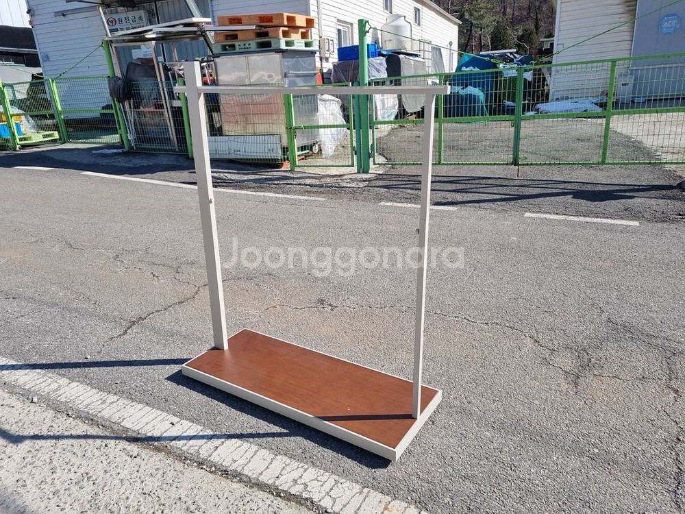 브랜드 의류매장 일자행거--1