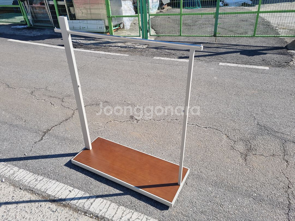 브랜드 의류매장 일자행거--3
