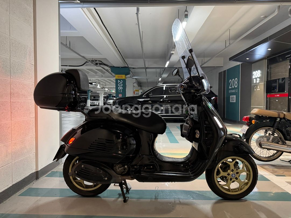 부산 베스파 GTS300 15년식--2