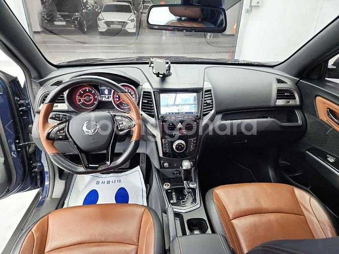 @17년식 티볼리 아머 1.6 디젤 기어에디션 전국최--6