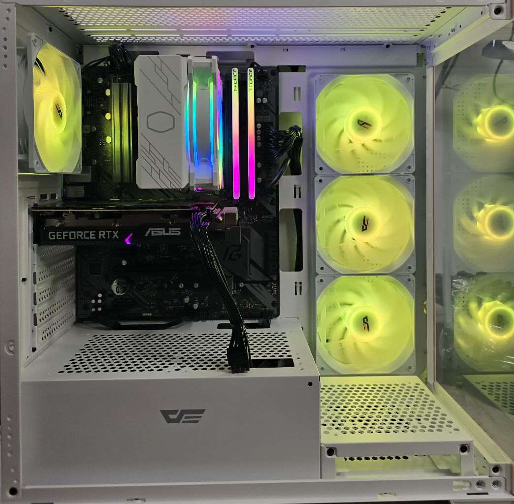 게이밍 본체 & 다중작업 가능 RYZEN 7 5700X