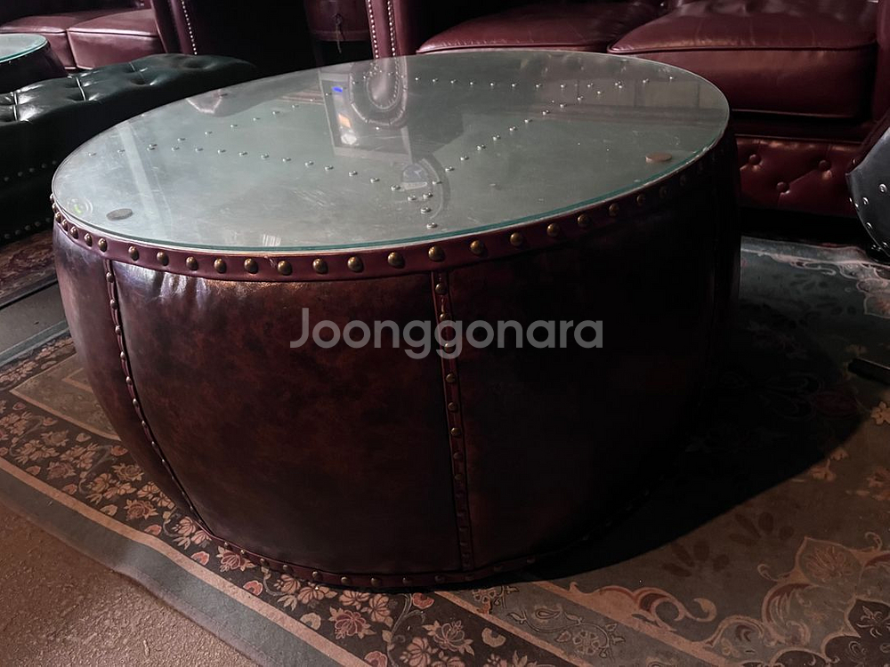 빈티지 가죽원형 테이블--1