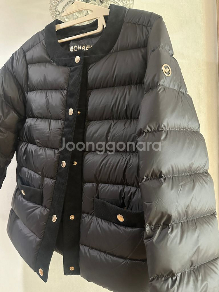 마이클 코어스 경량 패딩--1