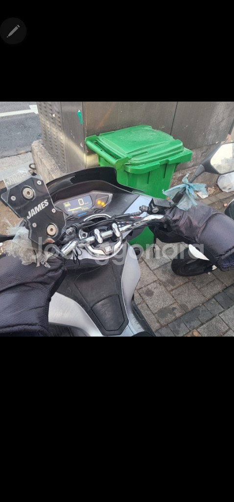 2024년등록22년식PCX1252만5천주행--3