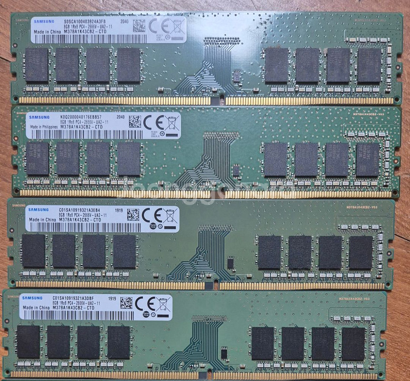 삼성 DDR4 32기가(8기가 * 4)--0