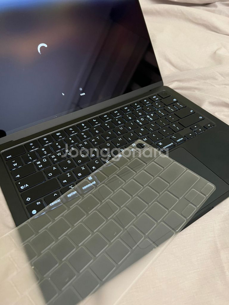 맥북에어 m2 8 256GB 13.6인치 미드나이트--1