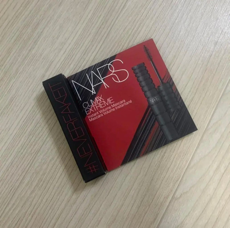 나스 클라이맥스 익스트림 마스카라 이미지