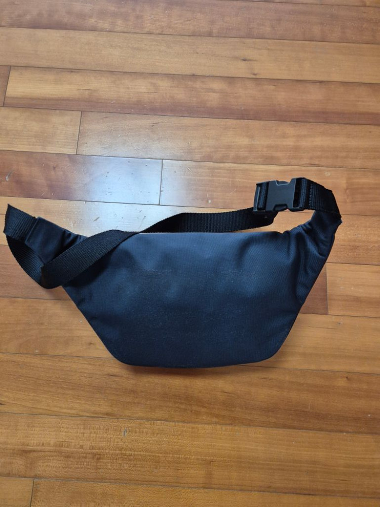 발렌시아가 비카인드 벨트백 힙색 팝니다--4