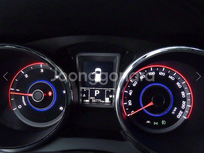 @18년식 티볼리 아머 1.6 디젤 4WD LX 전국--8
