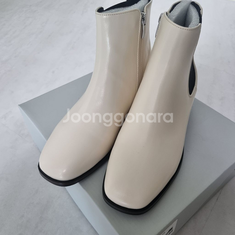 [포멜카멜레] FHW1F1SA805 아이보리 첼시부츠--1