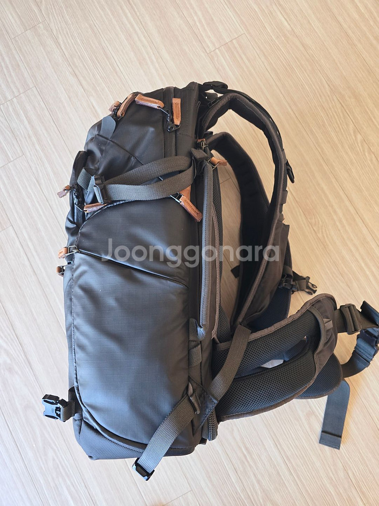 Shimoda 시모다 어반 25L 백팩 키트 (차콜)--2
