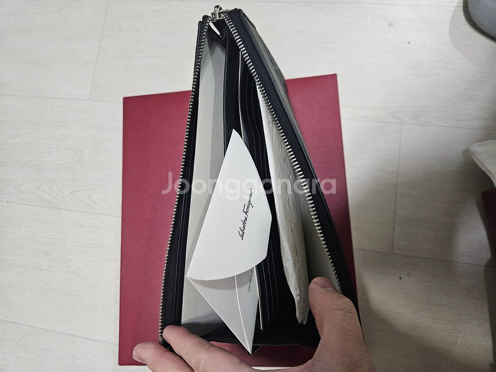 페레가모 클러치 새상품 팔아요--2
