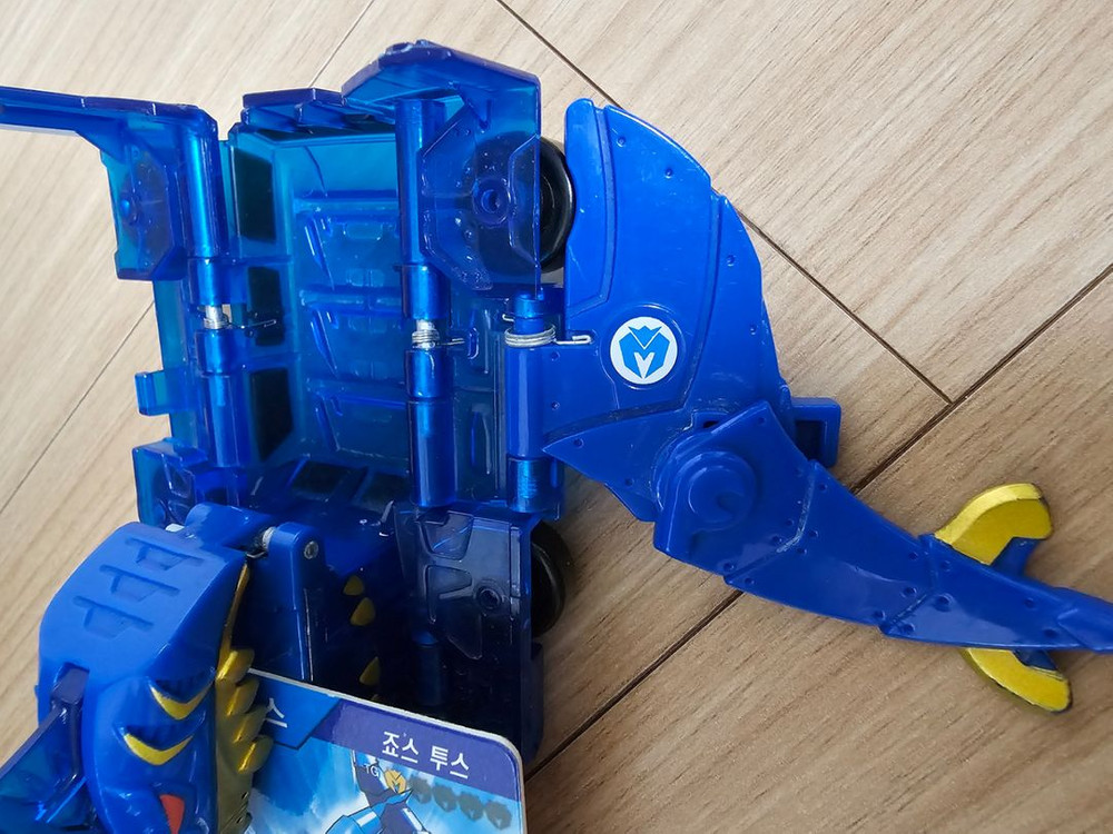 터닝메카드 킹죠스 골드--3