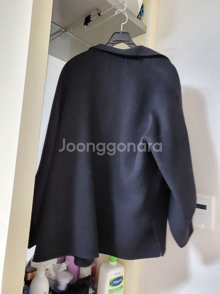 쏭라벨 투웨이 하프 소매셔링 코트 블랙--3