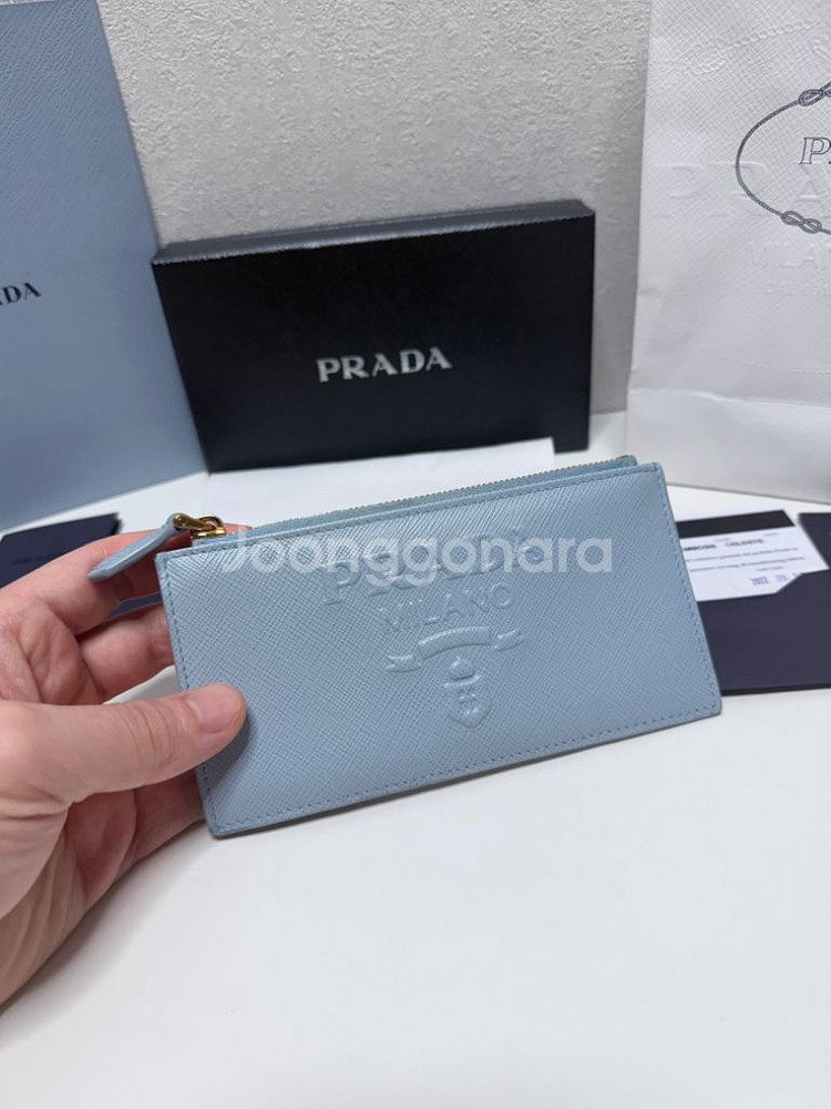 (공홈구매)프라다 사피아노 엠보싱 로고 카드지갑--8
