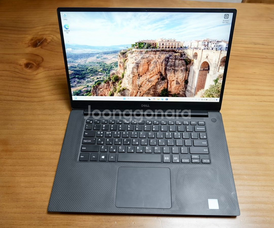 Dell xps 15 7590--0