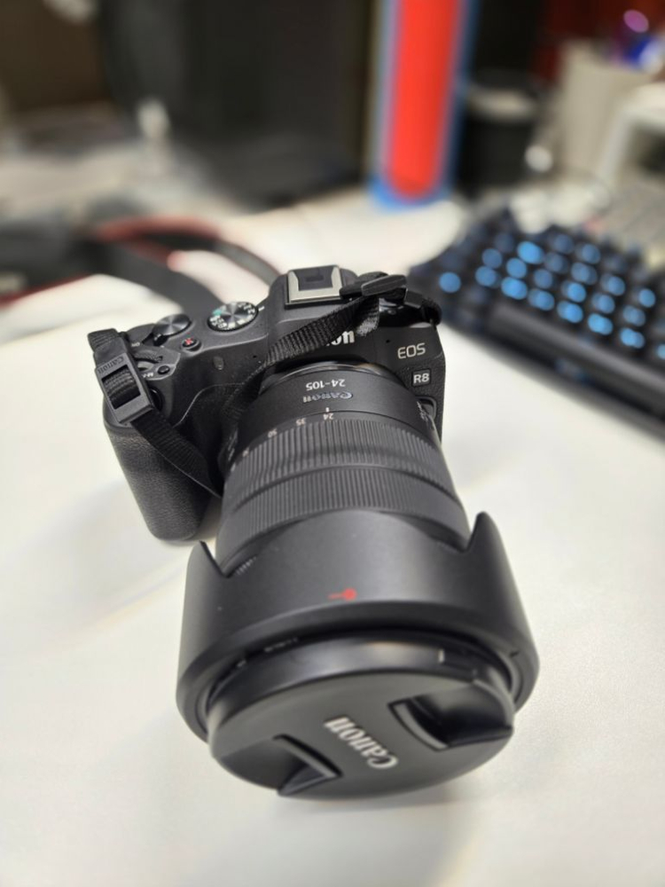캐논 R8 과 렌즈팝니다.--2