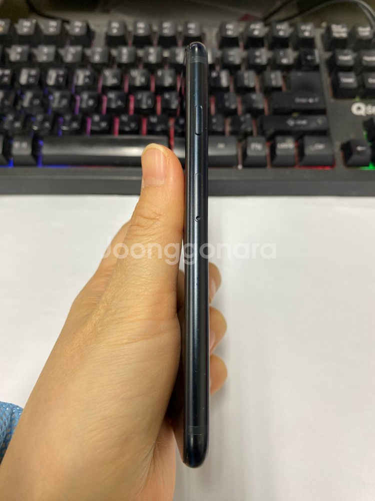 아이폰SE3 블랙 A급 128GB 무잔상 배터리93%--5