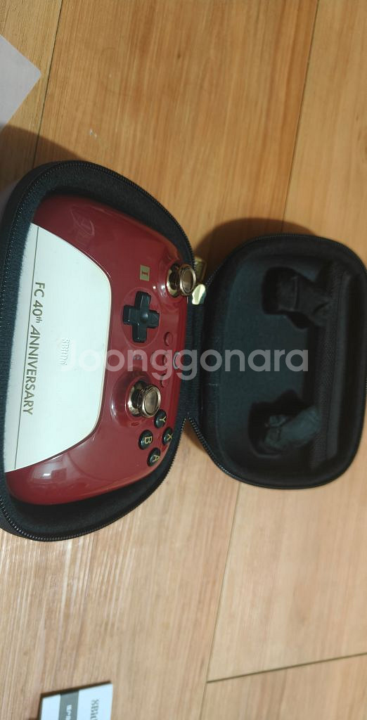 8bitdo 컨트롤러 (페미콤 40주년 에디션) 팝니다--3