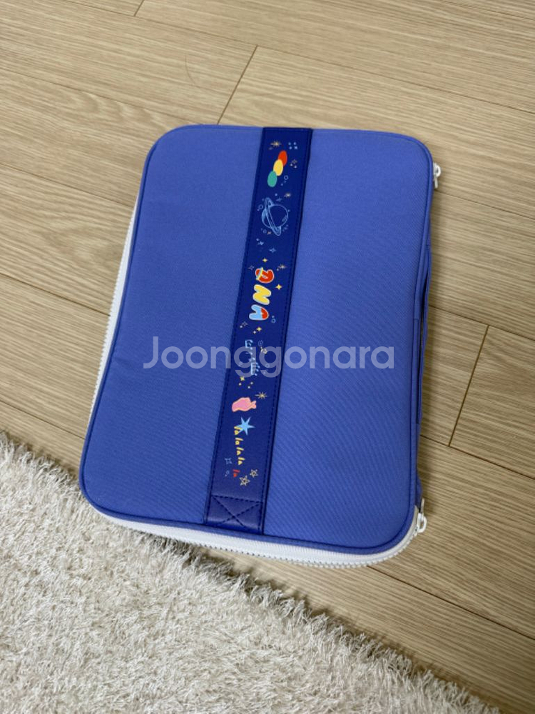 BTS dna 아이패드 파우치--3