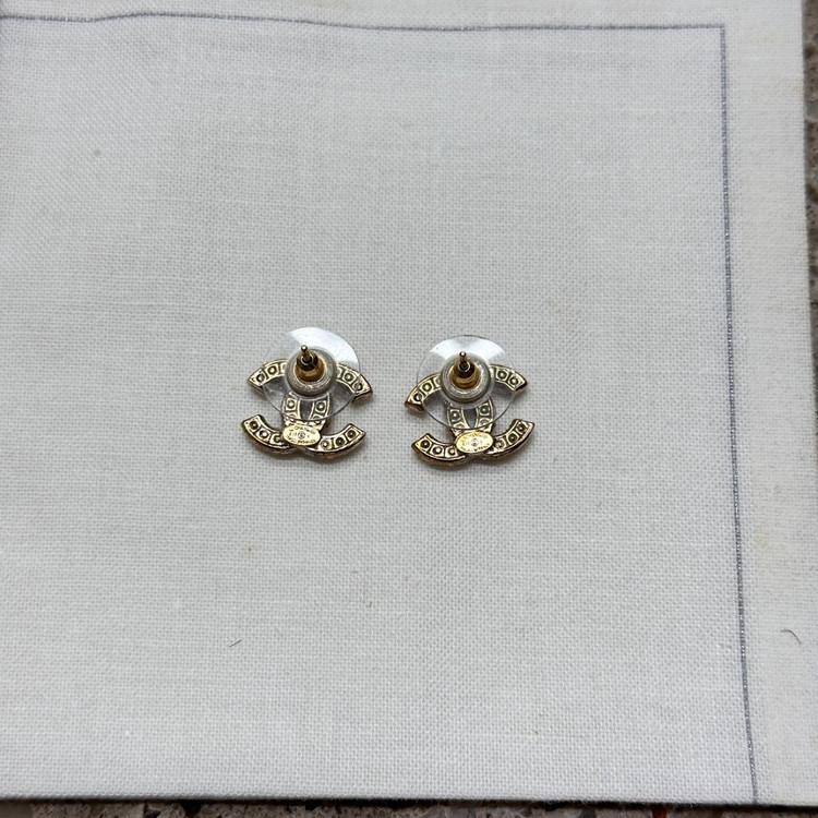 샤넬 로고 진주귀걸이--1