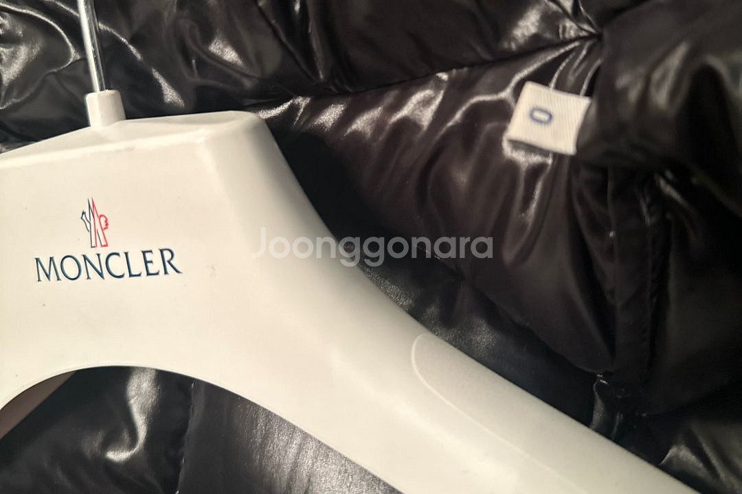 상태좋은 몽클레어 여성 롱패딩 알비지아(구풀마러스)사이--7