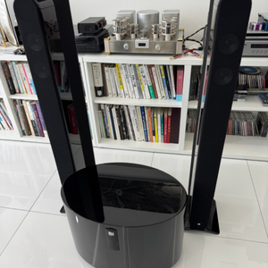 KEF Five Two 시리즈 11 스피커와 PSW-2