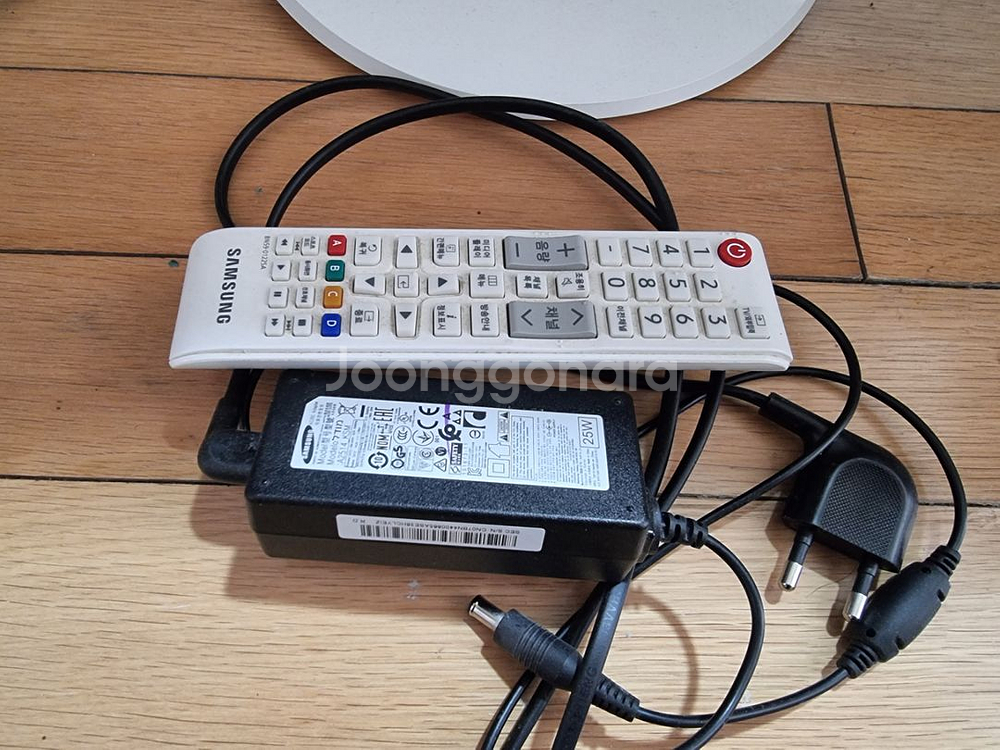 삼성 32인치 커브드 모니터(PC 및 일반 영상 입력)--2